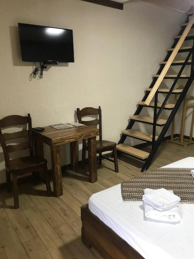 гук ресторанно-готельний комплекс *